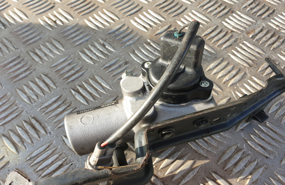 Toyota Prius MK2 brake master solenoid Used Car Parts UK