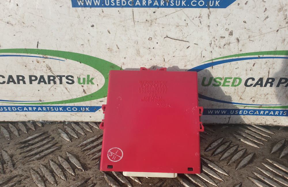 Toyota Prius MK2 network gateway control module Used Car Parts UK