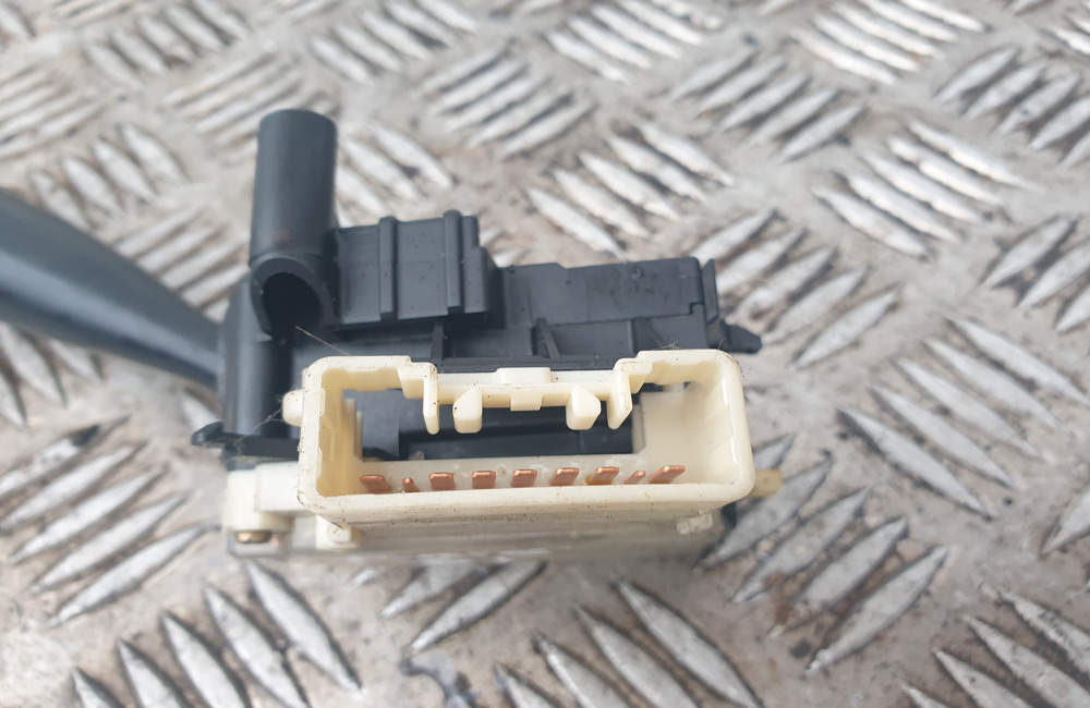 Toyota Yaris headlight indicator switch 1736482 Used Car Parts UK