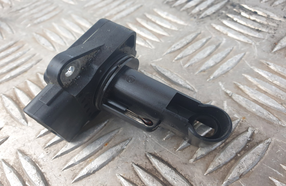 Toyota Yaris air flow meter 2220422010 Used Car Parts UK