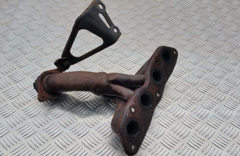 Toyota Yaris 1.3 VVTI exhaust engine manifold Used Car Parts UK