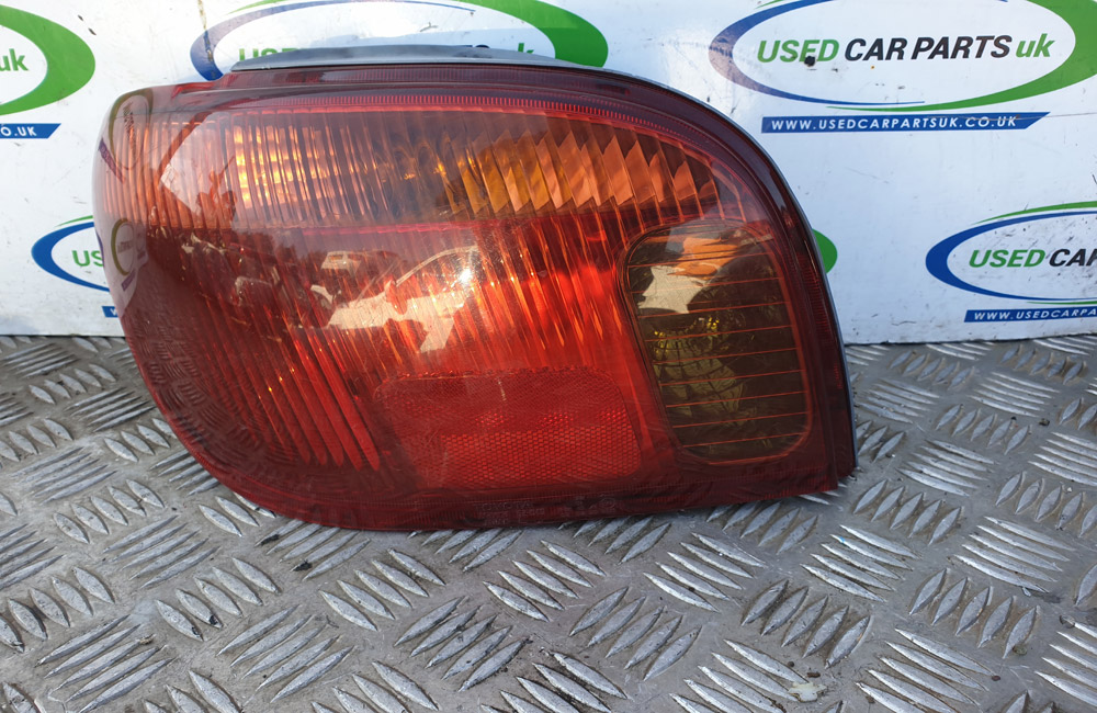 Toyota Yaris 20032006 rear left light bulb holder Used Car Parts UK