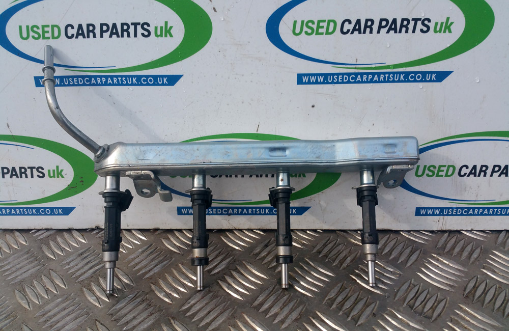 Toyota Yaris fuel injectors and rail 2320947010 Used Car Parts UK