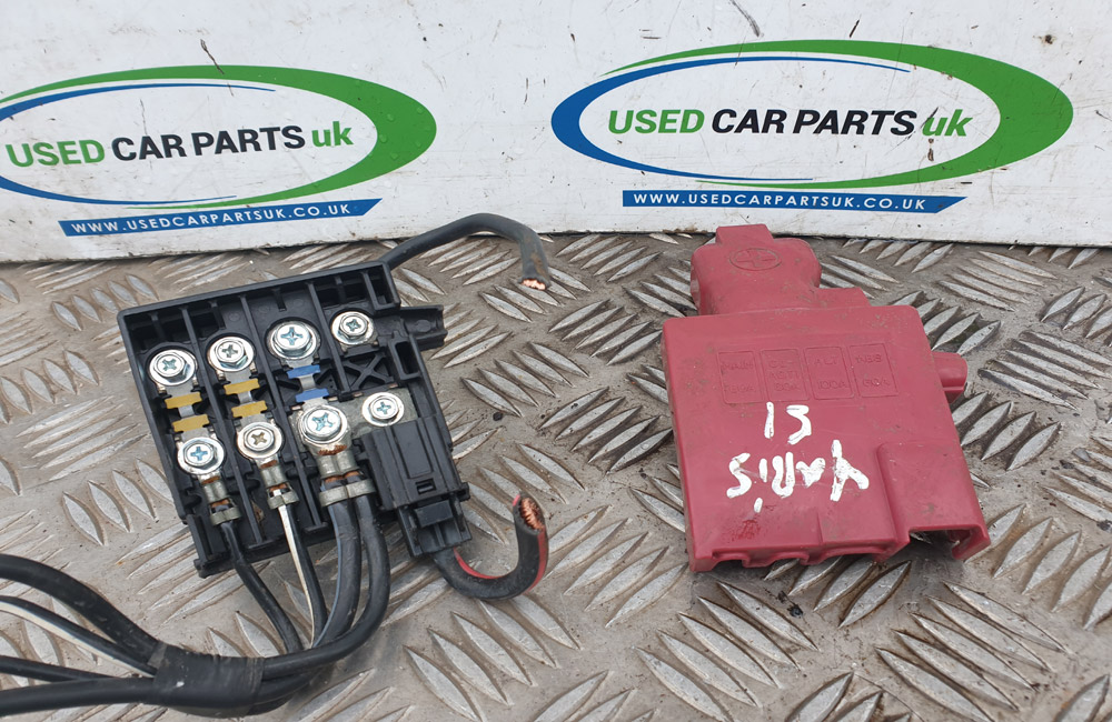 Toyota Yaris MK1 battery terminal fuses Used Car Parts UK
