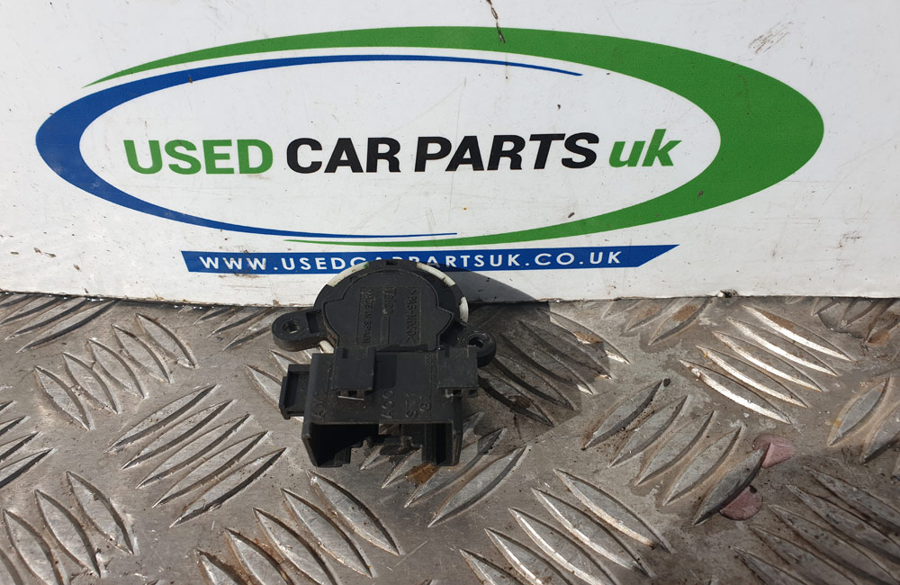 Toyota Yaris ignition switch cap 19992006 Used Car Parts UK