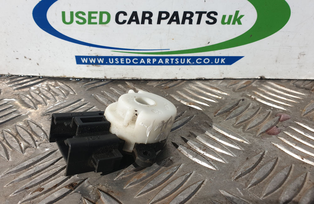 Toyota Yaris ignition switch cap 19992006 Used Car Parts UK