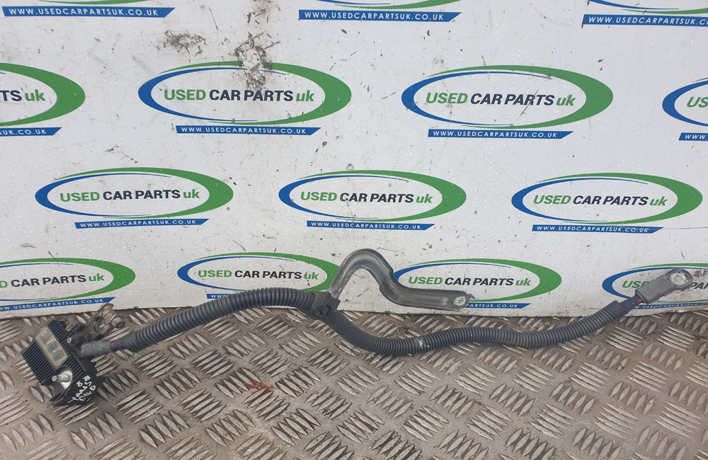 Toyota Yaris D4D battery fuses terminal lead MK2 Used Car Parts UK