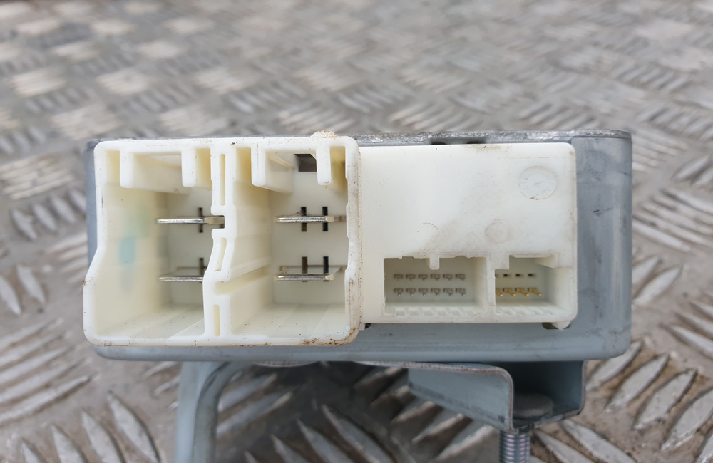 Toyota Yaris power steering ECU 896500D120 Used Car Parts UK