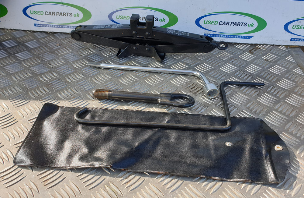 Toyota Yaris MK2 20062011 wheel jack set kit Used Car Parts UK