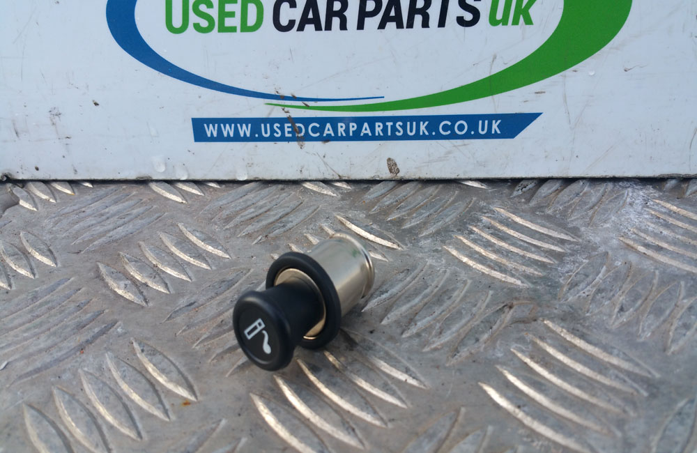 yaris cigarette lighter Toyota Yaris MK3 cigarette lighter 2011-2017