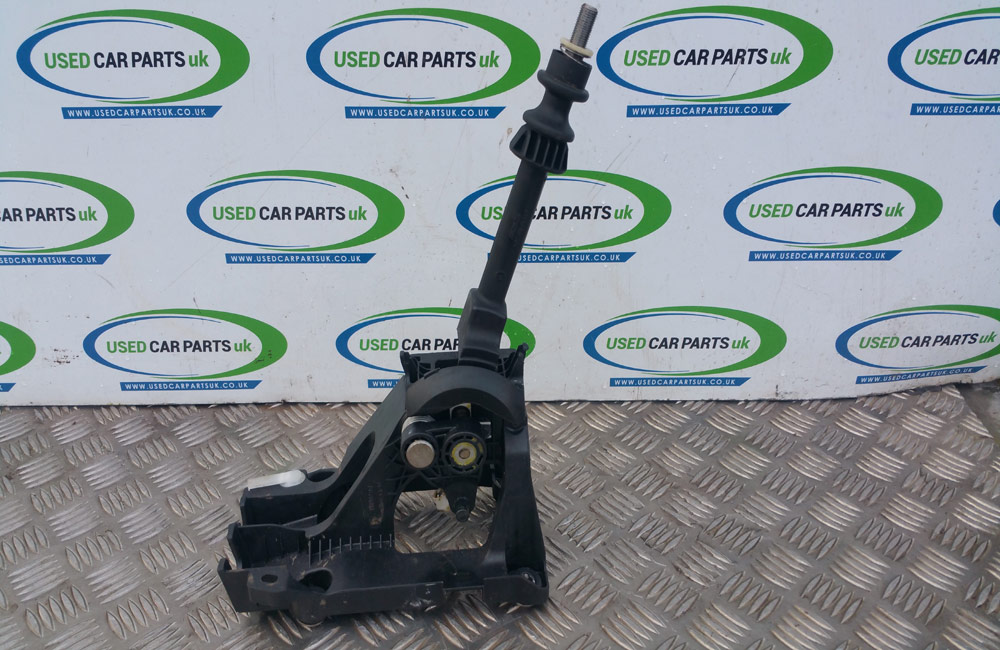 Toyota Yaris MK3 gear stick selector 20142017 Used Car Parts UK