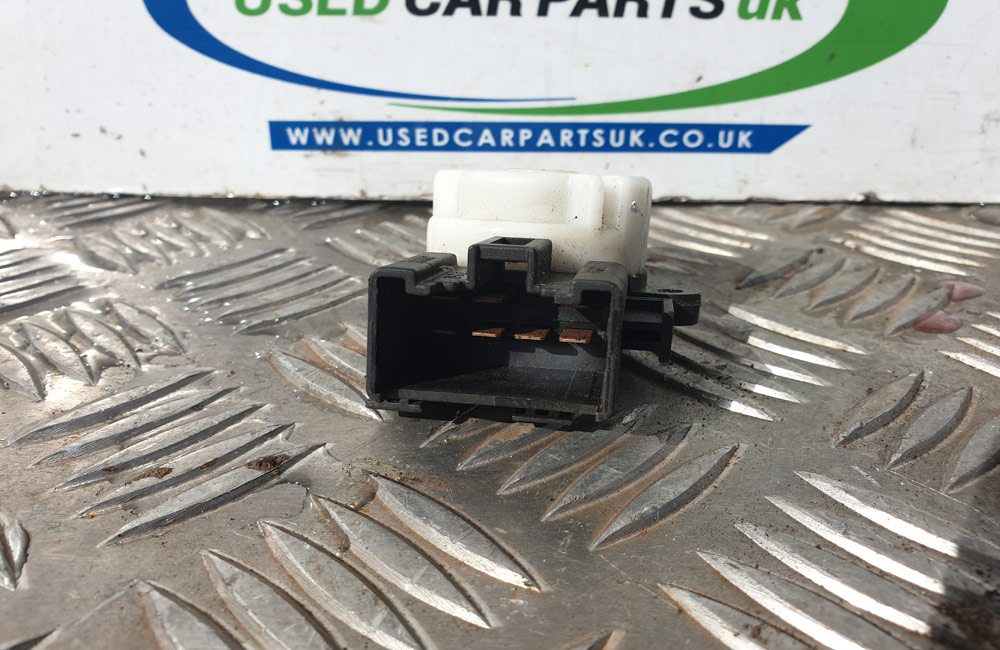 Toyota Yaris ignition switch cap 19992006 Used Car Parts UK