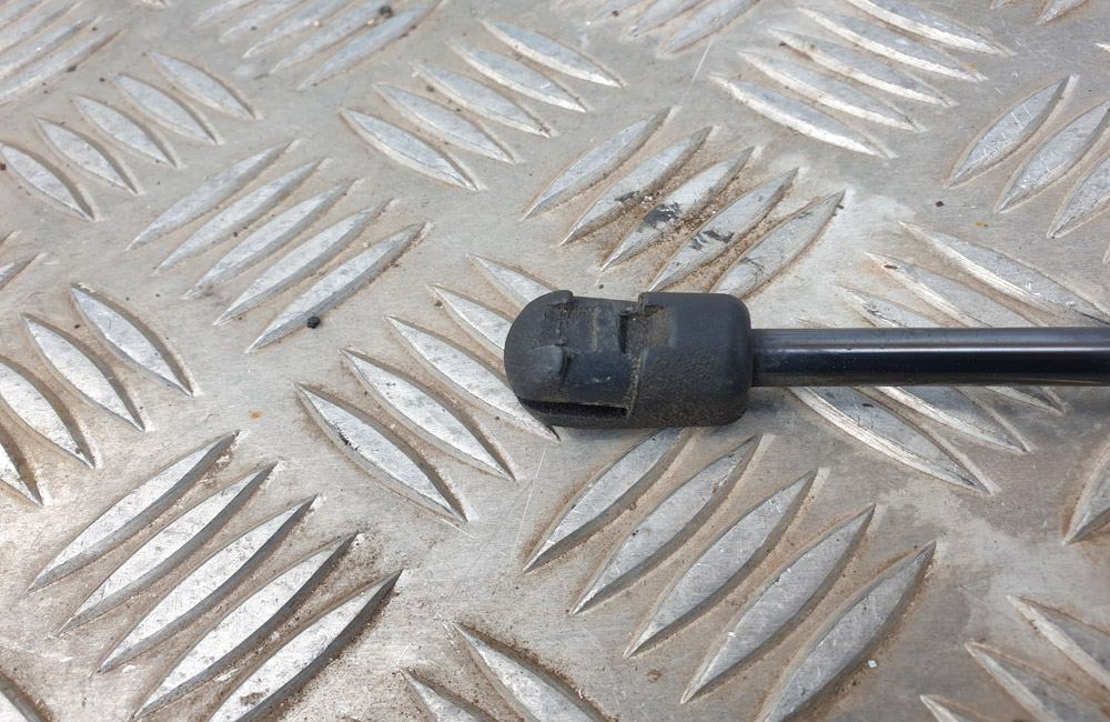 Vauxhall Insignia MK1 gas strut Used Car Parts UK
