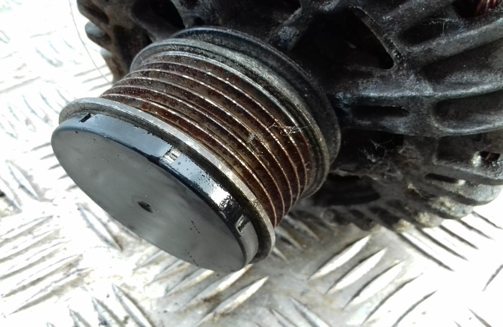 VW Golf MK5 GT TDI alternator 06F903023C Used Car Parts UK