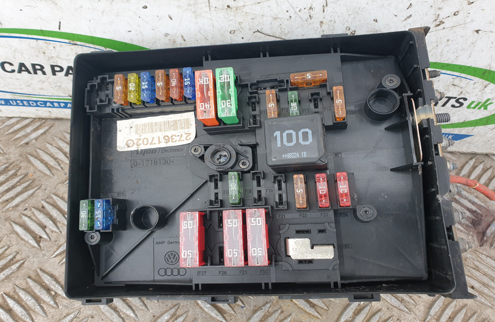 VW Golf MK5 main relay fuse box 1K0937125A Used Car Parts UK