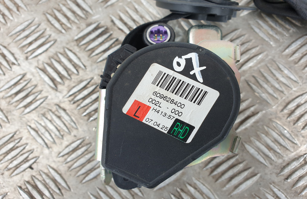 VW Golf MK5 3 Door Seat Belt Front Left Used Car Parts UK