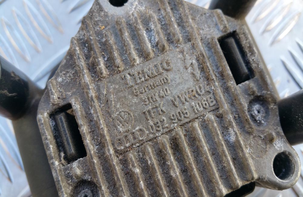 VW Golf MK4 coil pack 032905106B Used Car Parts UK