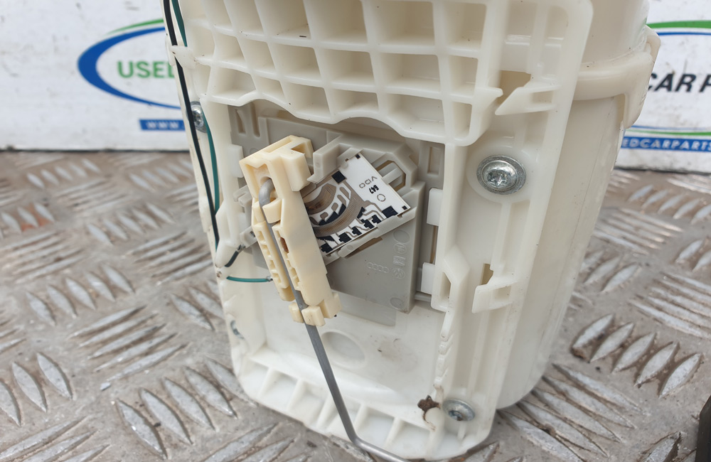 VW Polo MK4 fuel pump sender tank 6Q0919051F Used Car Parts UK