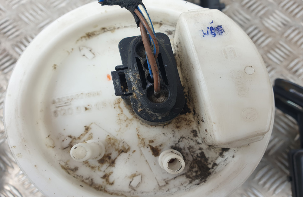 VW Polo MK4 fuel pump sender tank 6Q0919051F Used Car Parts UK