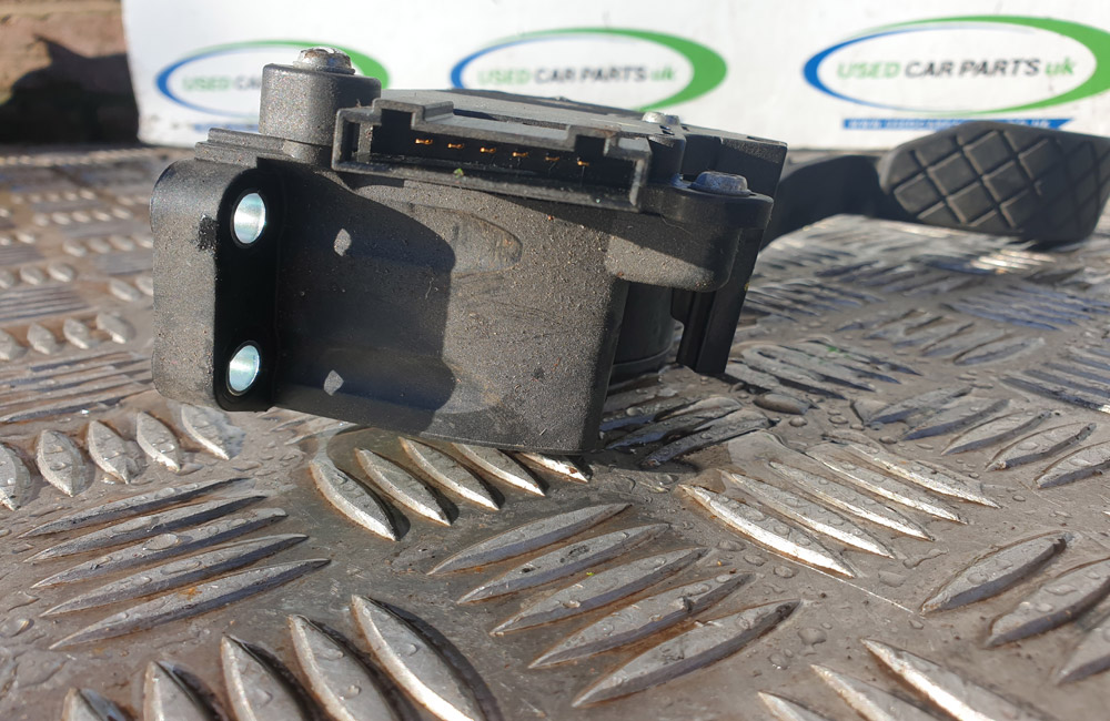 VW Polo Accelerator pedal 6R2721503 1.4 Used Car Parts UK