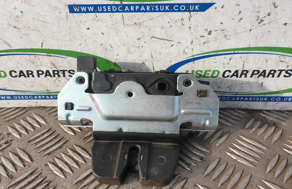 Vauxhall Zafira B boot lock motor 13188851 Used Car Parts UK