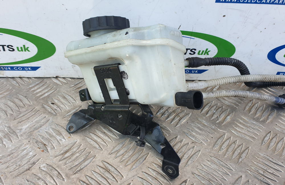 Vauxhall Adam brake fluid reservoir bottle Used Car Parts UK