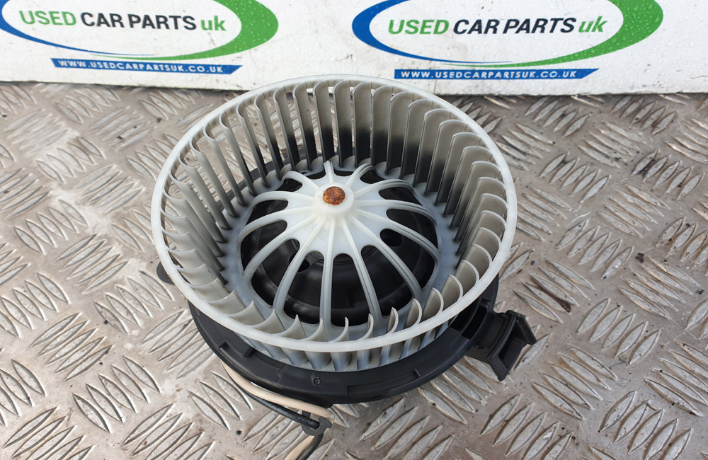 Vauxhall Astra J heater blower motor U7254002 Used Car Parts UK