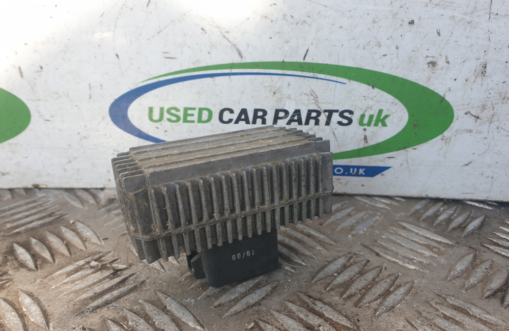 Vauxhall Astra G CDTI glow plug relay 55354141 Used Car Parts UK