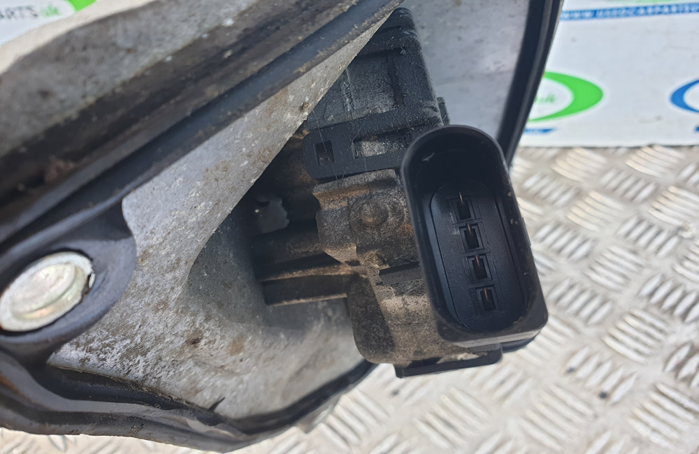 Vauxhall Astra H front wiper motor 0390241538 Used Car Parts UK