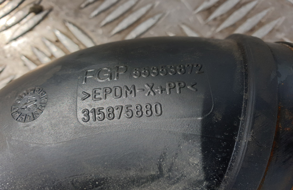 Vauxhall Astra H air intake pipe 55353872 Used Car Parts UK