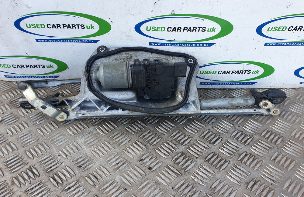 Vauxhall Astra H front wiper motor 0390241538 Used Car Parts UK