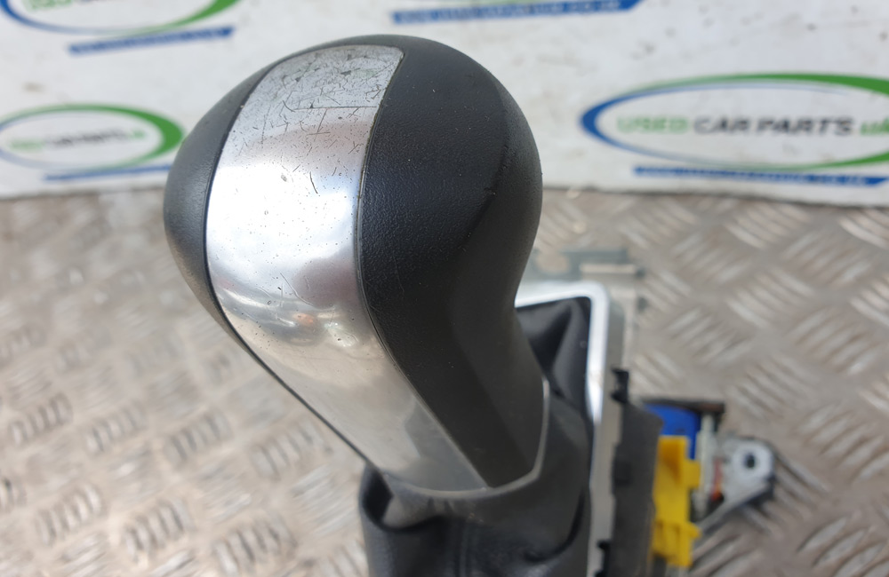 Vauxhall Astra gear selector auto 13121109 HP Used Car Parts UK