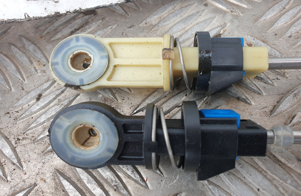 Vauxhall Astra J SRI gear cables linkages 55563704 Used Car Parts UK