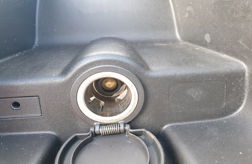 Vauxhall Astra J cigarette lighter AUX