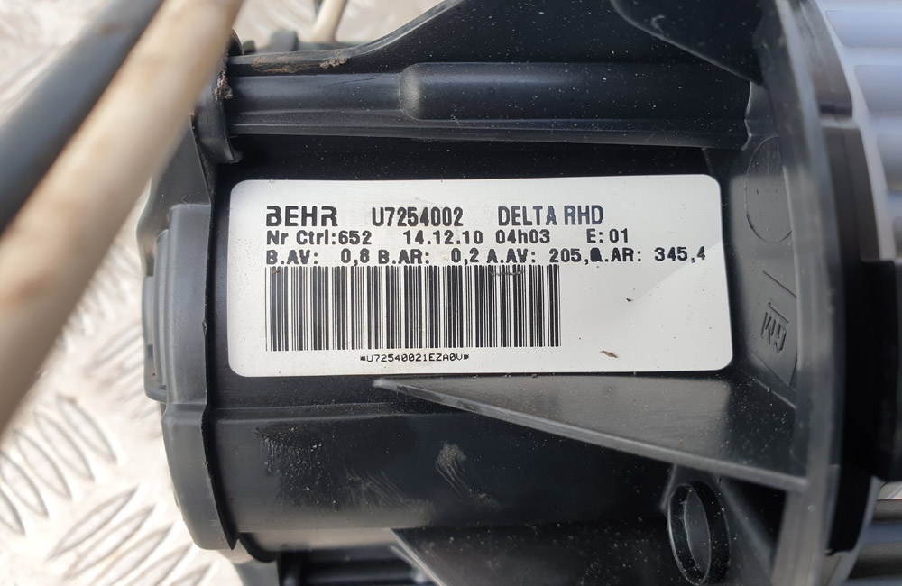 Vauxhall Astra J heater blower motor U7254002 Used Car Parts UK