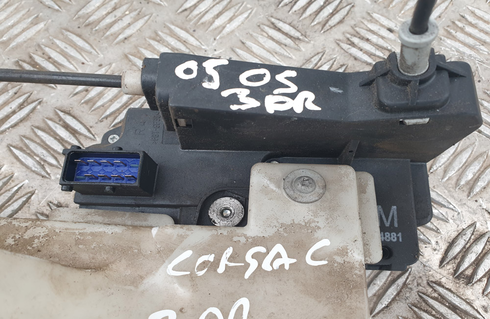 Vauxhall Corsa C door lock drivers 24434881 | Used Car Parts UK