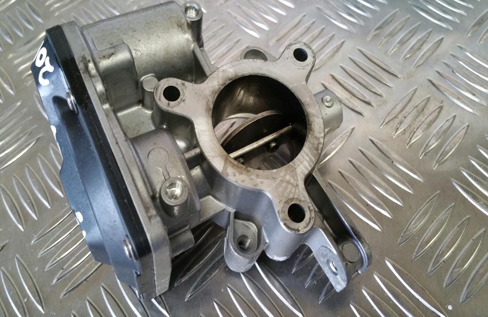 Vauxhall Corsa D CDTI throttle body 55564247 Used Car Parts UK