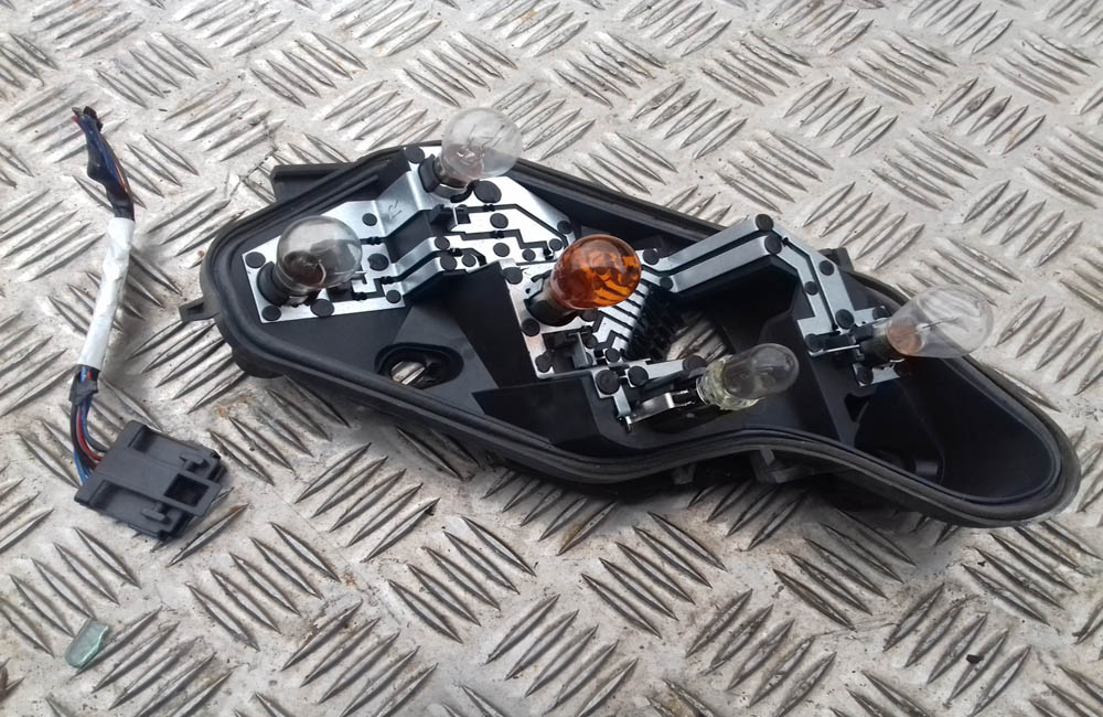 Corsa d brake shop light bulb