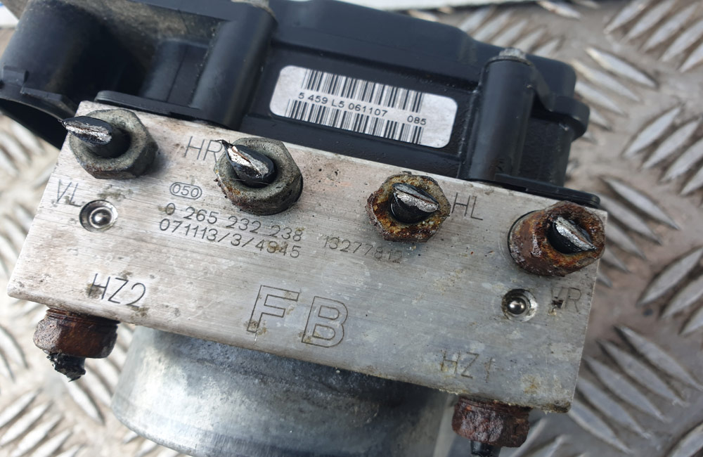 thumbnail image 2 of Vauxhall Corsa D ABS Pump Module ECU | 0265800422 13277812 0265232238 FB (Used) 2 of 6