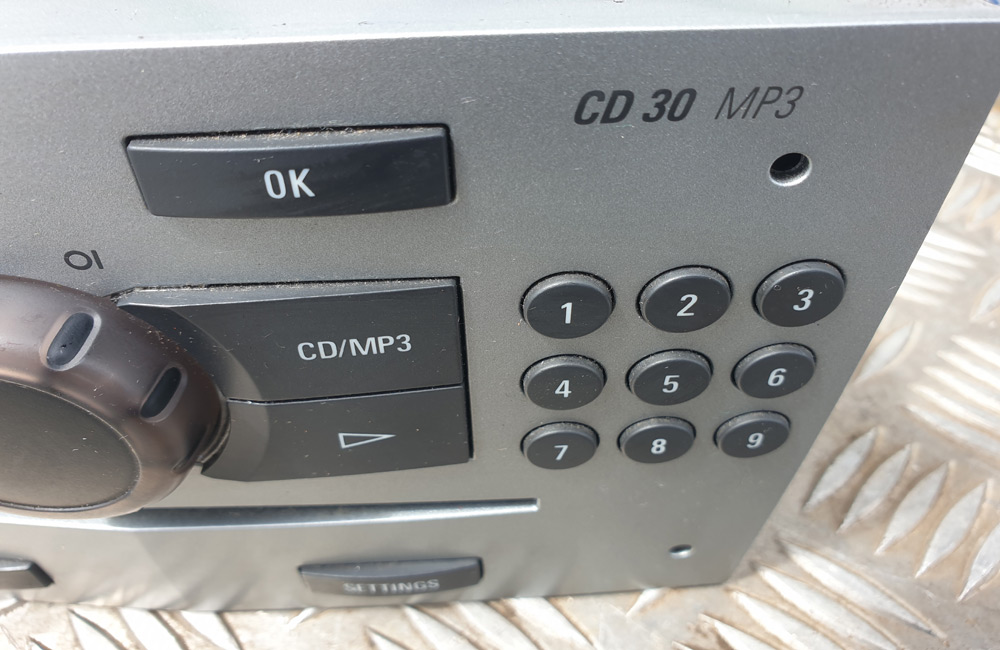 Vauxhall Corsa D CD Player 13357124 CD 30 MP3 Used Car Parts UK