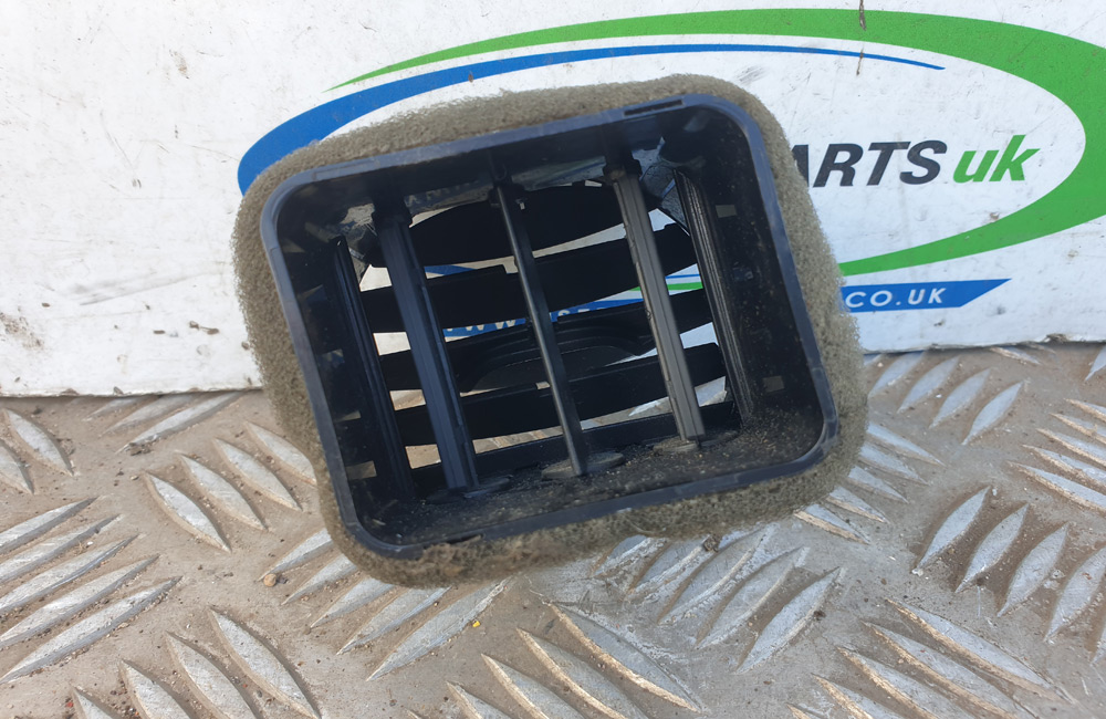 Vauxhall Corsa D SXI air vents centre piano black Used Car Parts UK