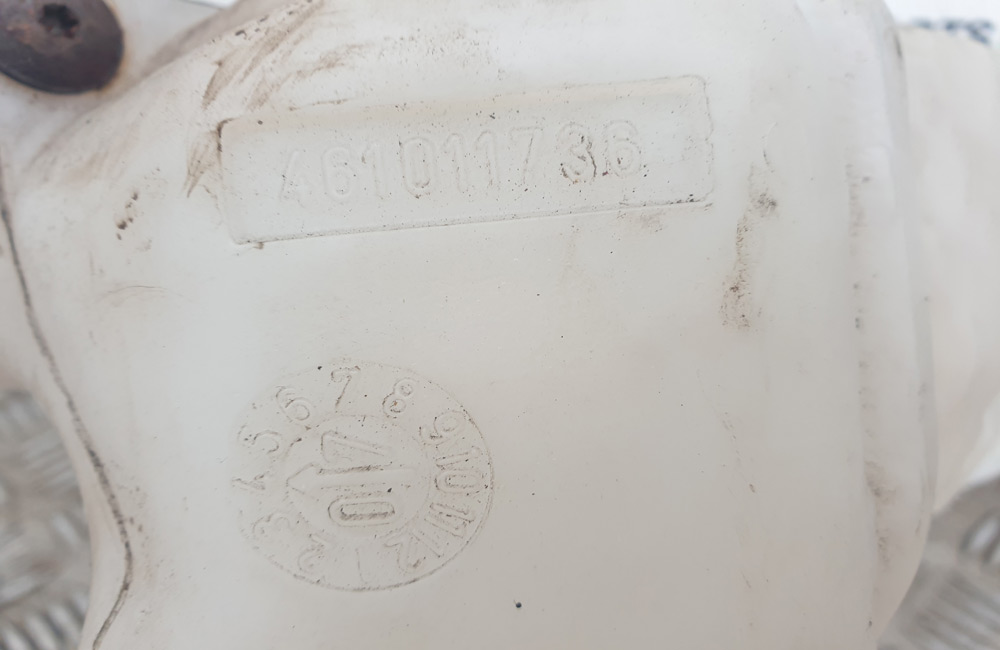 Vauxhall Corsa D washer bottle 55702892 Used Car Parts UK