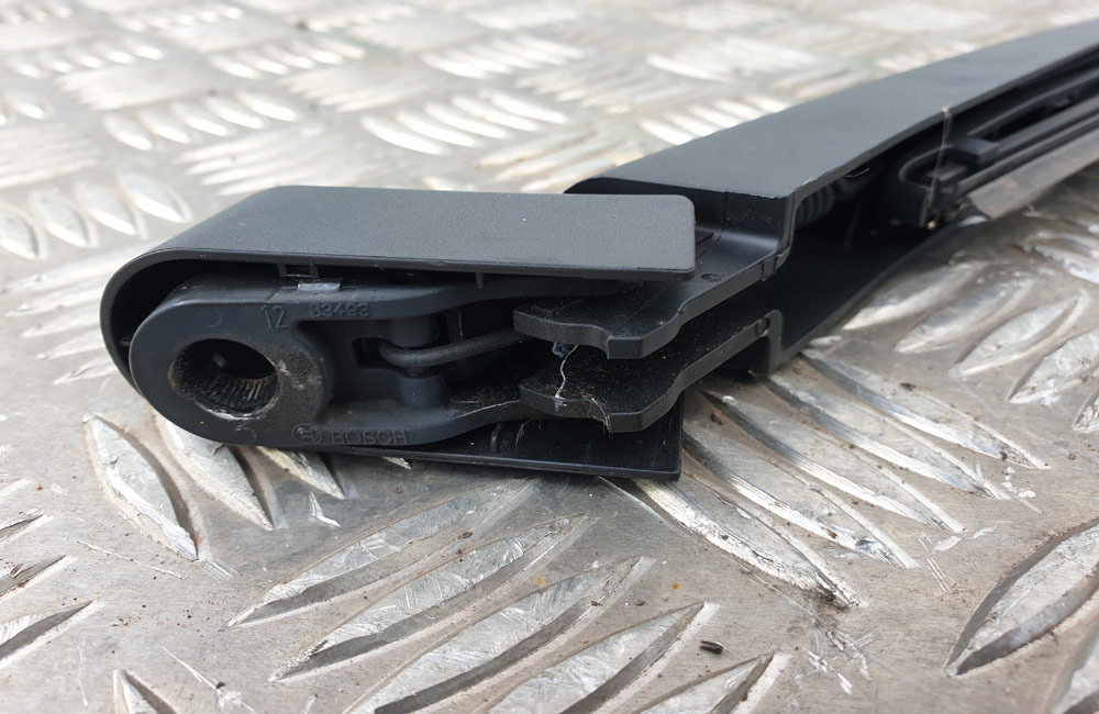 Vauxhall Corsa E rear wiper arm 13455597 Used Car Parts UK