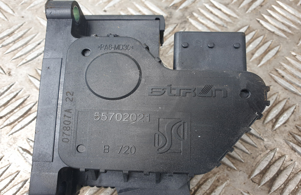 Vauxhall Corsa accelerator pedal 55702021 Used Car Parts UK