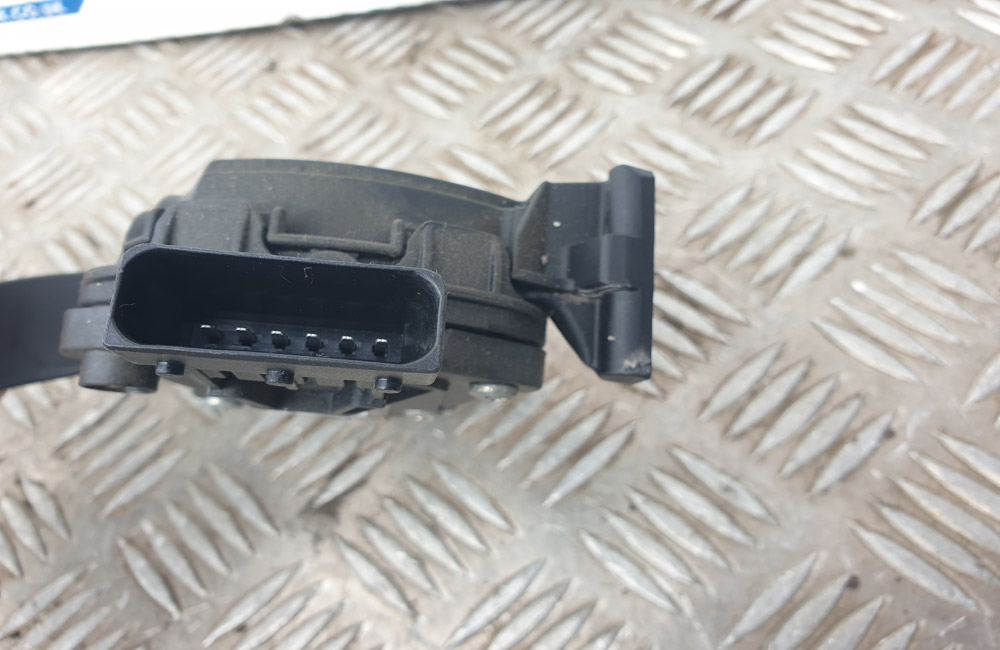 Vauxhall Insignia MK1 accelerator pedal 13237356 Used Car Parts UK
