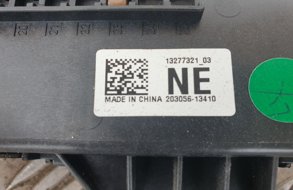 Vauxhall Insignia CDTI fuse box 13277321 Used Car Parts UK