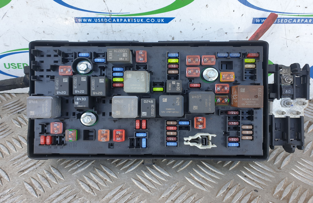 Vauxhall Insignia MK1 CDTI fuse box 13275881 Used Car Parts UK