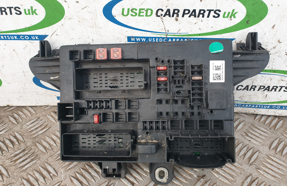Vauxhall Insignia fuse box 13277321 Used Car Parts UK