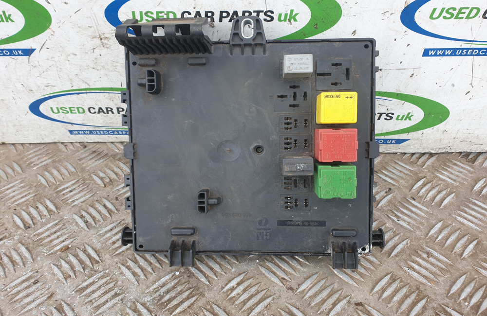 Vauxhall Vectra C Fuse Box 13205774 FP Used Car Parts UK