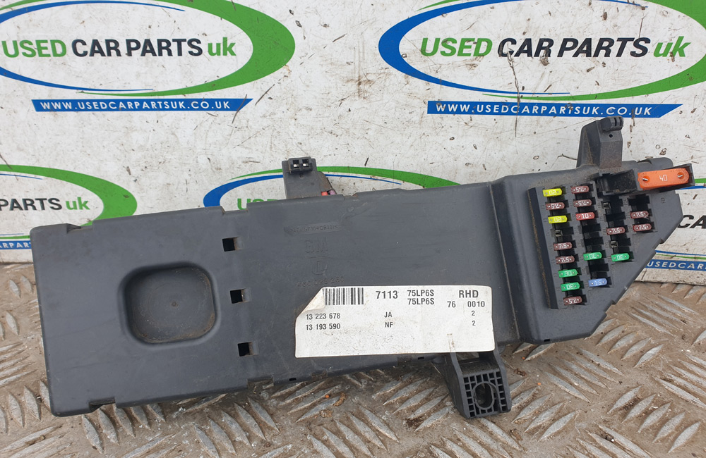 Vauxhall Vectra C Fuse Box 13193590 13223678 Used Car Parts UK